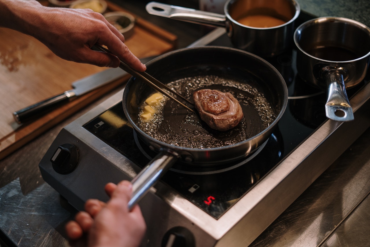 5 tips om een aangebrande pan schoon te krijgen