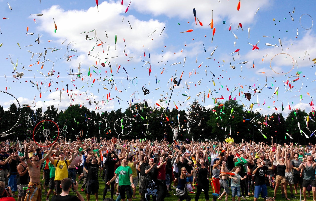 Deze kledingstukken mogen niet ontbreken tijdens een festival